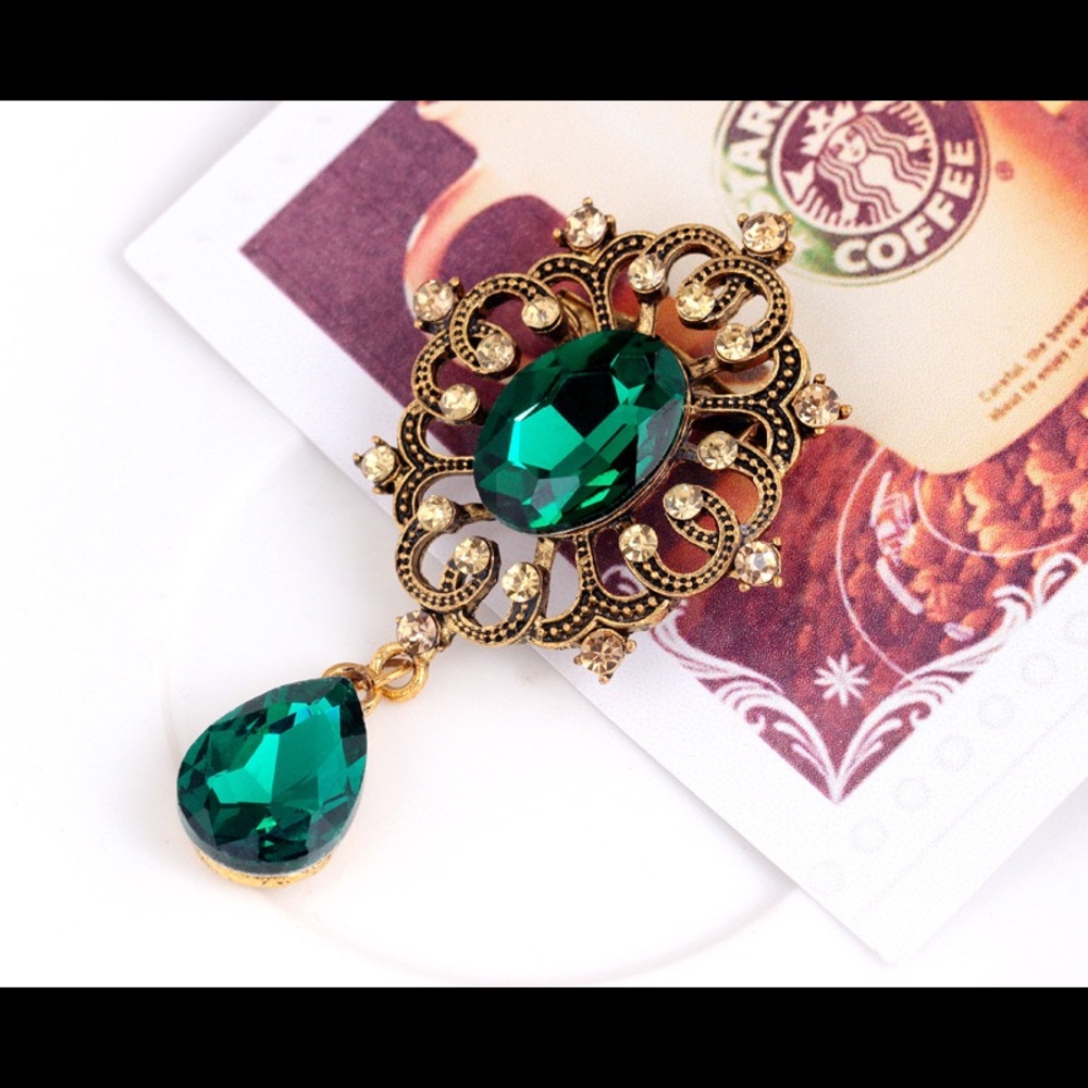 Antique Gold and Green Rhinestone Victorian Style Brooch Pin - Picture 2 of 3